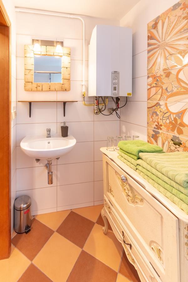 Sirius E In Center Of Cb Apartment *